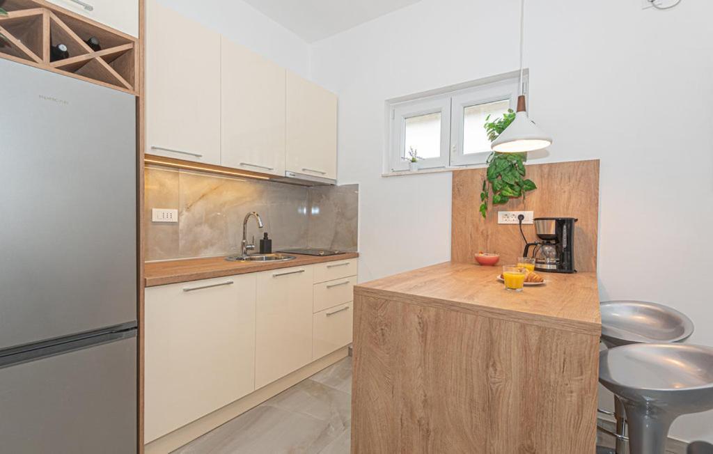 Holiday Home Gveric Vodice Bagian luar foto