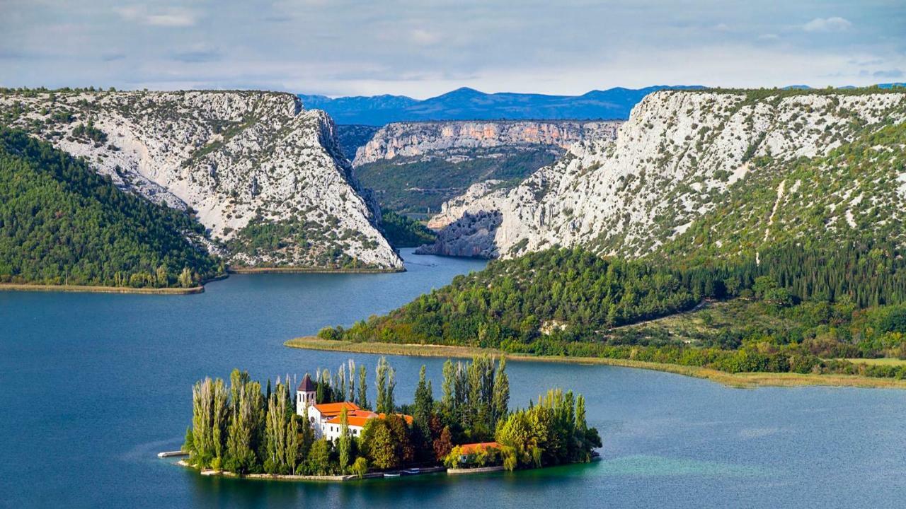 Holiday Home Gveric Vodice Bagian luar foto